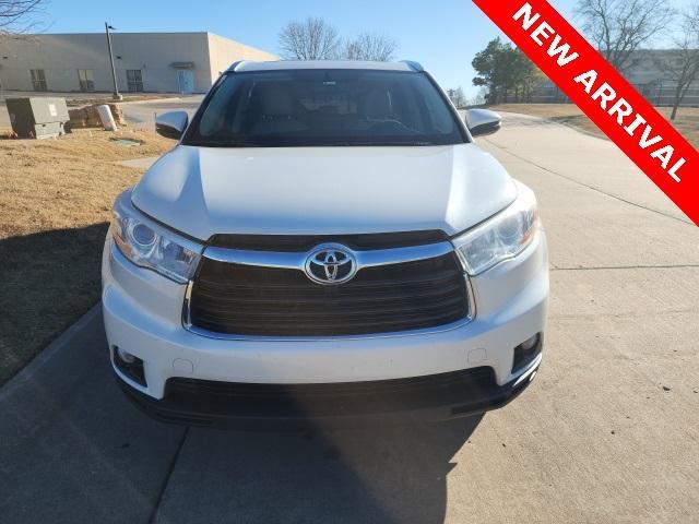 used 2014 Toyota Highlander car, priced at $13,500