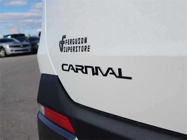 new 2026 Kia Carnival Hybrid car, priced at $53,146