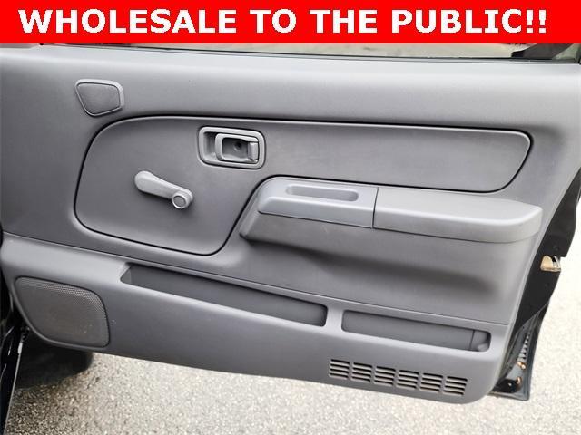 used 2000 Nissan Xterra car, priced at $4,000