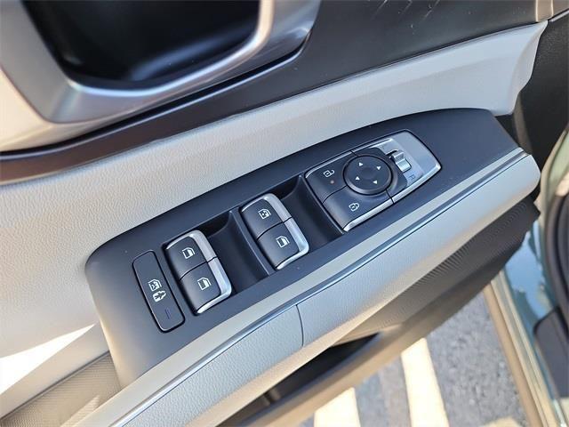 new 2026 Kia Sorento Hybrid car, priced at $35,037