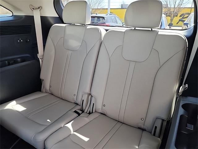 new 2025 Kia Sorento car, priced at $38,555