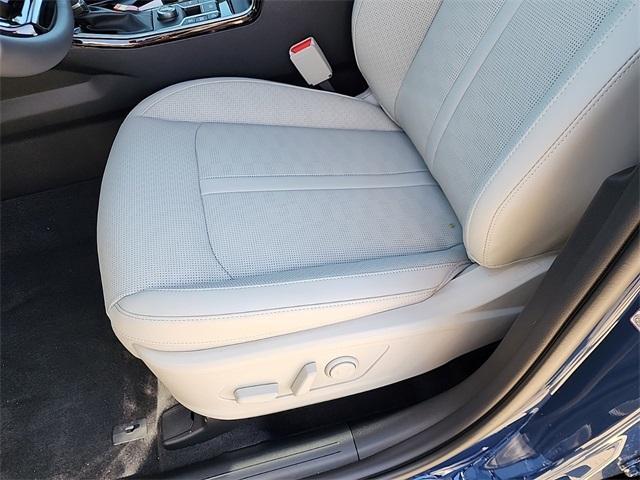 new 2025 Kia Sorento car, priced at $38,555