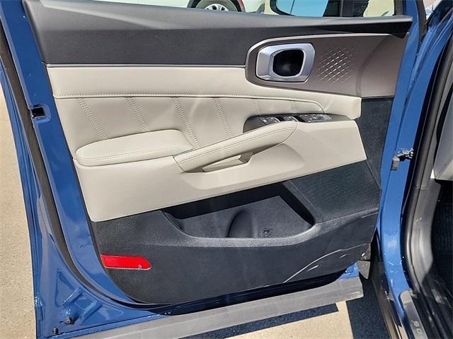 new 2025 Kia Sorento car, priced at $38,555