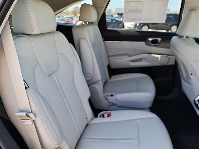 new 2025 Kia Sorento car, priced at $38,555