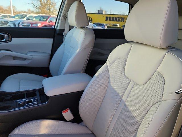 new 2026 Kia Sorento car, priced at $35,117