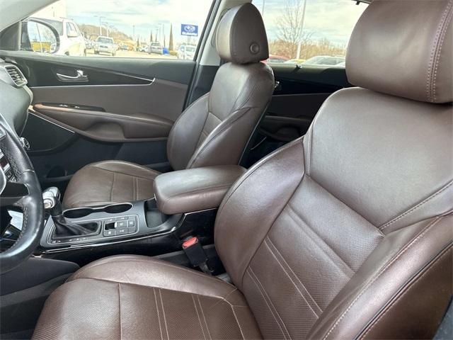 used 2019 Kia Sorento car, priced at $14,500