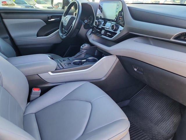 used 2020 Toyota Highlander car, priced at $25,500
