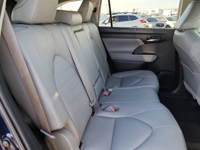 used 2020 Toyota Highlander car, priced at $25,500