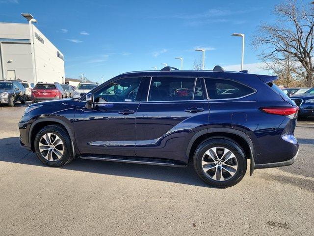 used 2020 Toyota Highlander car, priced at $25,500