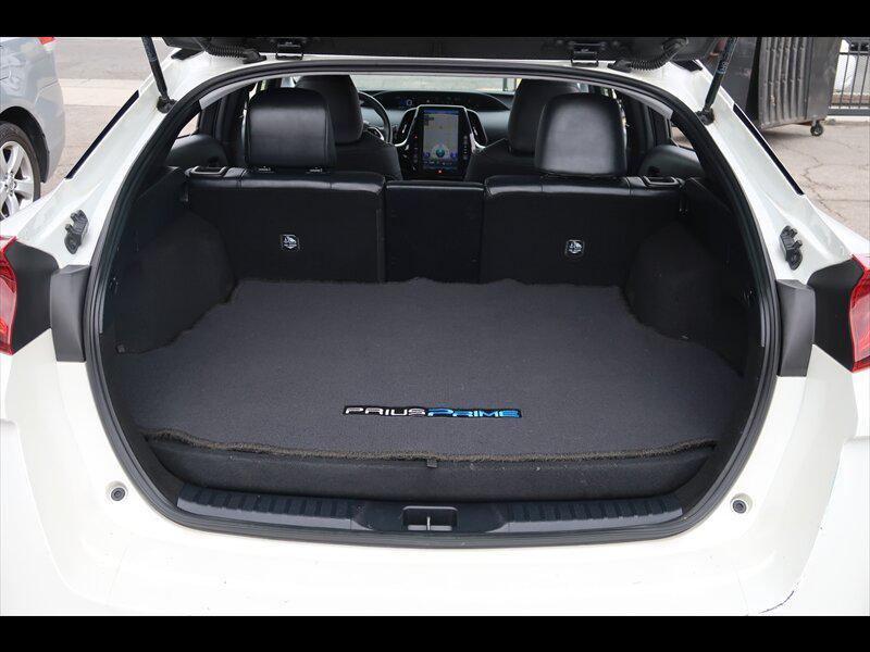 2017 Blizzard Pearl Toyota Prius Prime