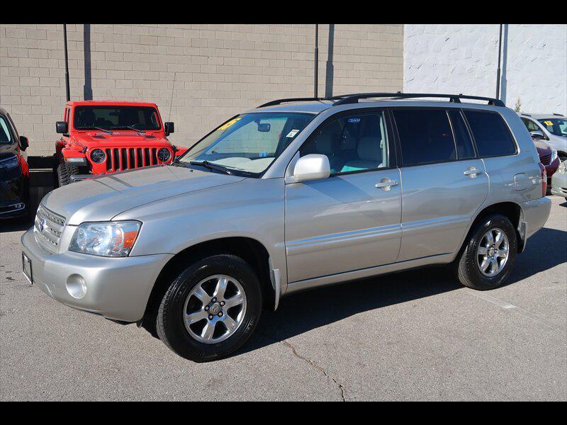 used 2005 Toyota Highlander car, priced at $8,500