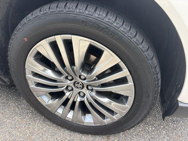 used 2021 Toyota Venza car, priced at $28,900