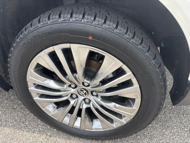 used 2021 Toyota Venza car, priced at $28,900