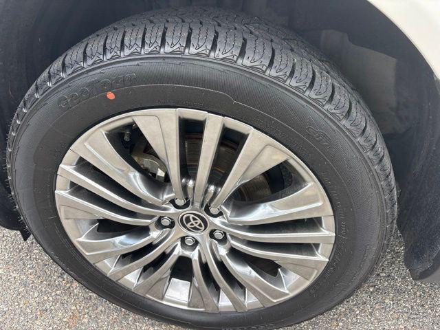 used 2021 Toyota Venza car, priced at $28,900
