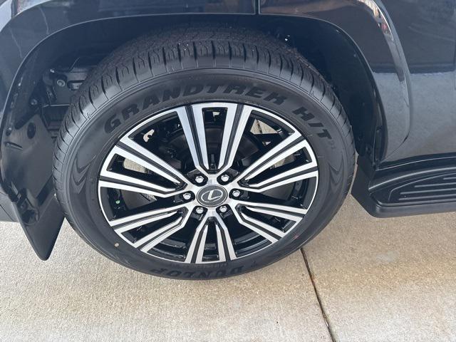 new 2026 Lexus LX 700h car, priced at $123,175
