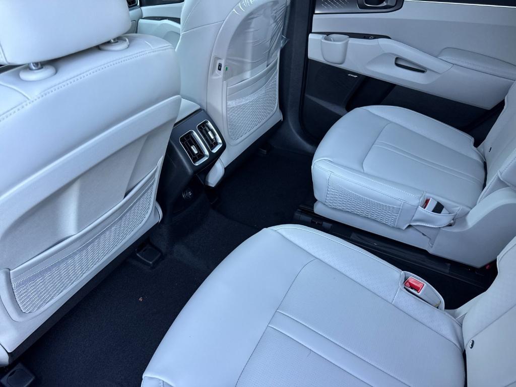 new 2026 Kia Sorento Hybrid car, priced at $44,370