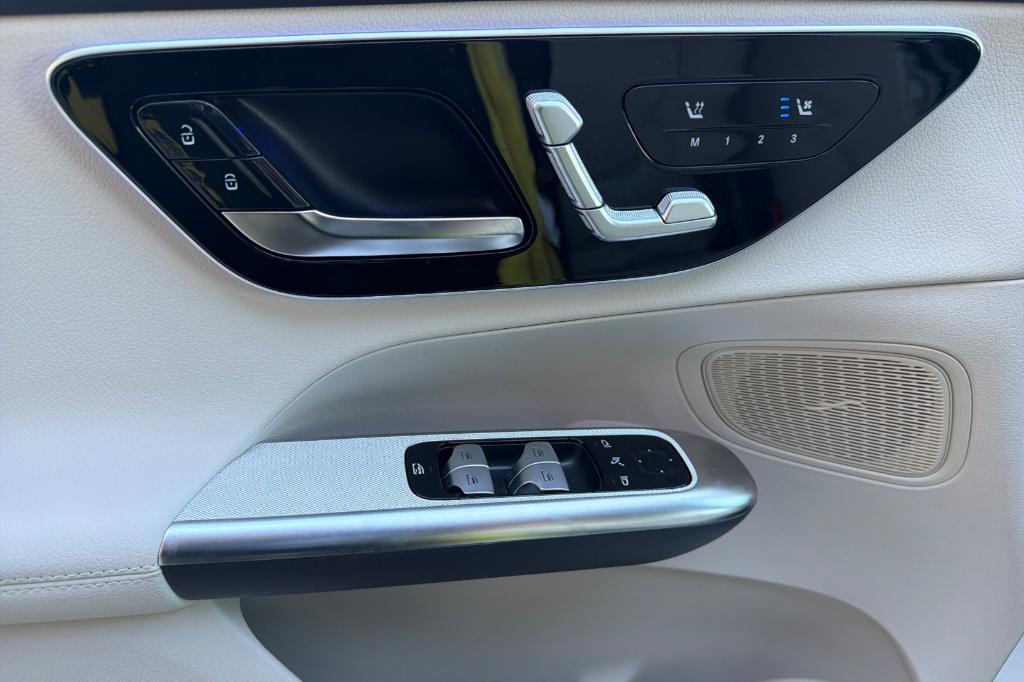 new 2026 Mercedes-Benz GLC 300 car, priced at $53,185