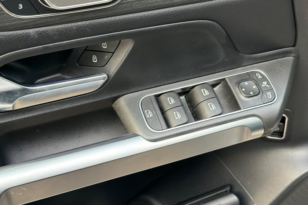 used 2023 Mercedes-Benz GLB 250 car, priced at $28,400