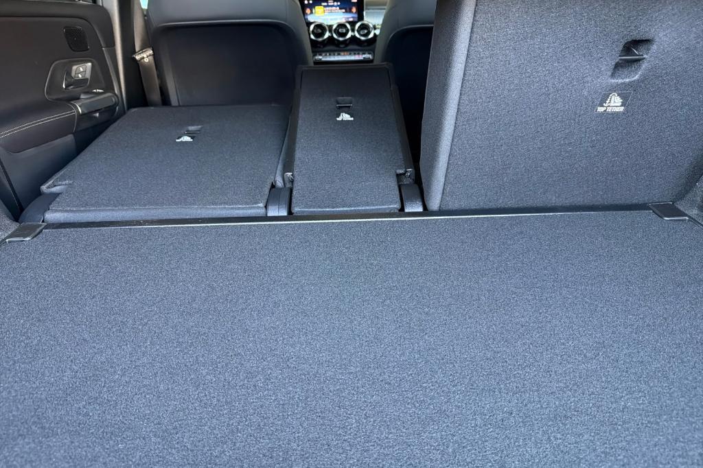 new 2026 Mercedes-Benz GLB 250 car, priced at $47,140