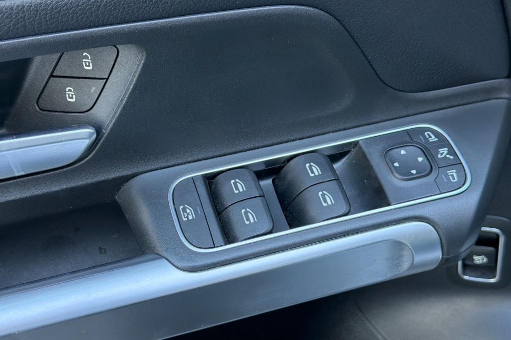 used 2021 Mercedes-Benz GLB 250 car, priced at $23,200