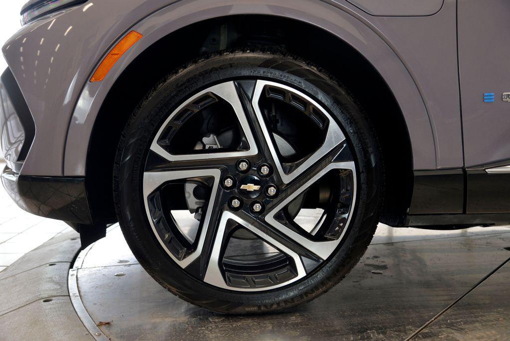 used 2024 Chevrolet Equinox EV car, priced at $25,550