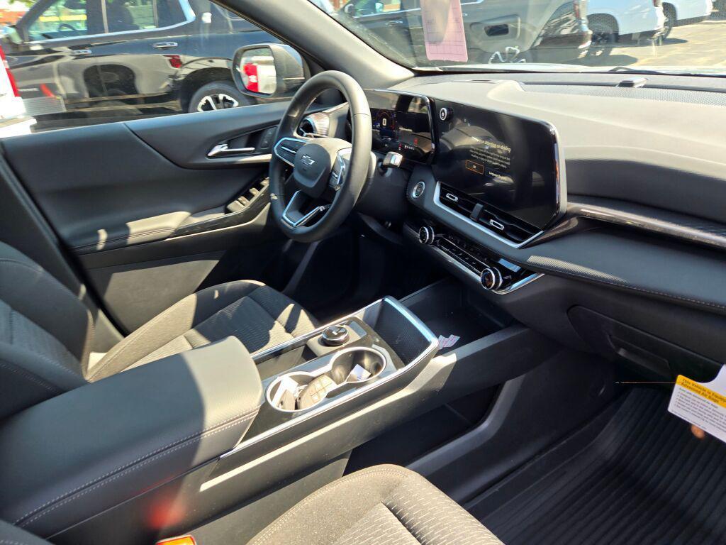 new 2026 Chevrolet Equinox car, priced at $32,632