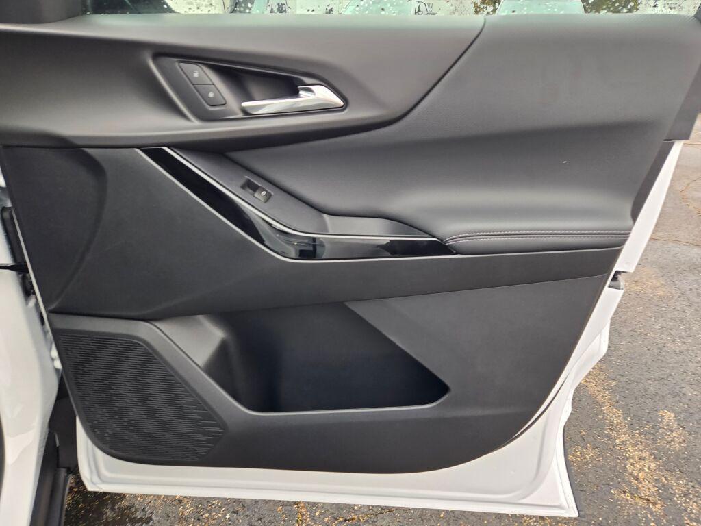 new 2026 Chevrolet Equinox car, priced at $30,671