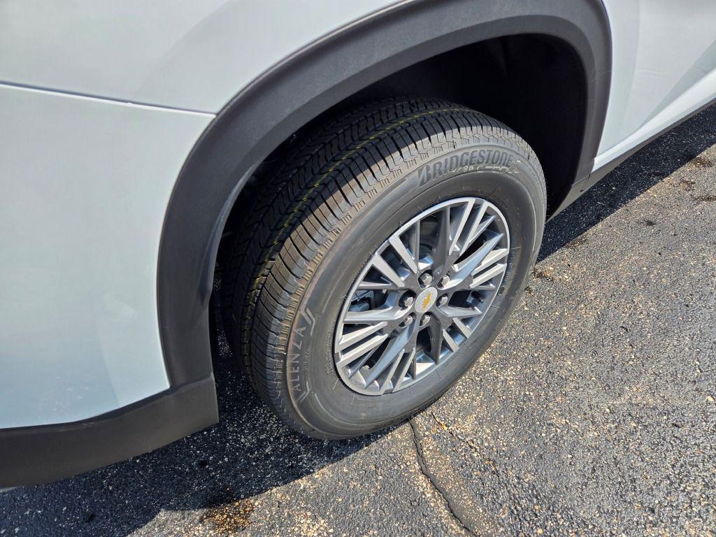 new 2026 Chevrolet Traverse car, priced at $46,321