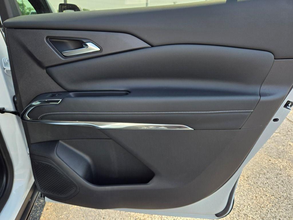 new 2026 Chevrolet Traverse car, priced at $46,321