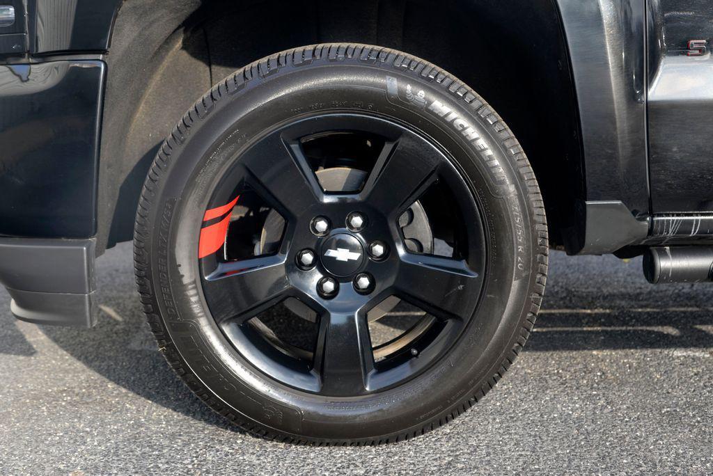 used 2018 Chevrolet Silverado 1500 car, priced at $31,990