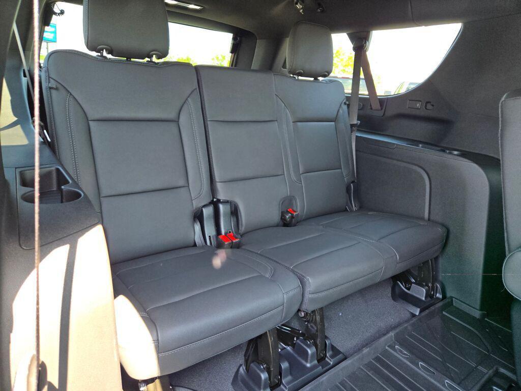 new 2026 Chevrolet Suburban car, priced at $77,570