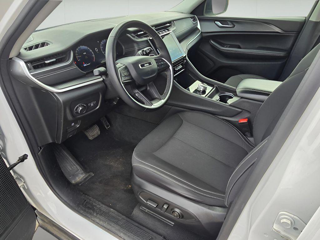 used 2024 Jeep Grand Cherokee car, priced at $23,992