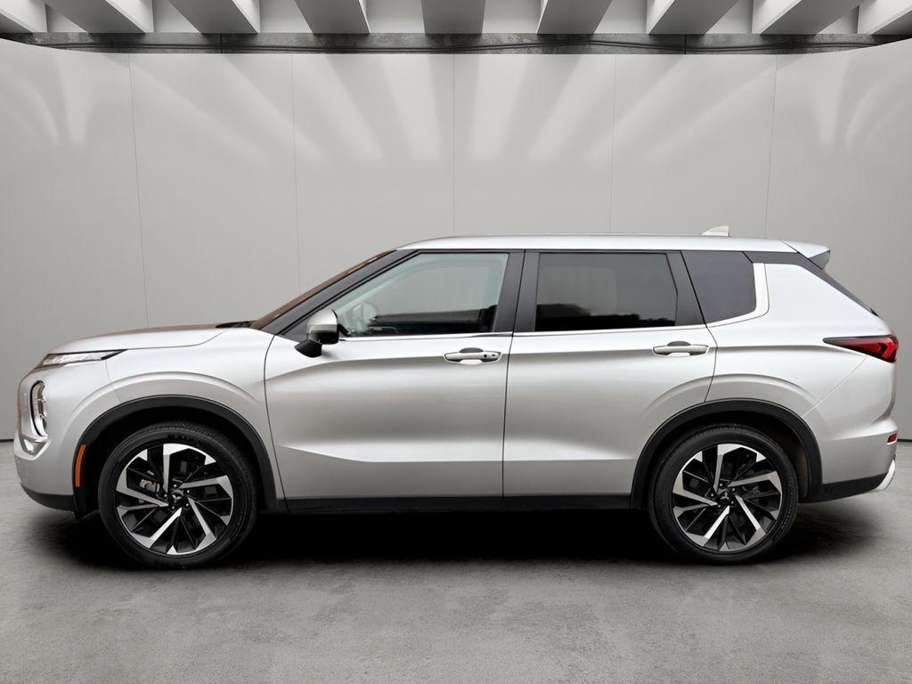 used 2024 Mitsubishi Outlander car, priced at $23,899