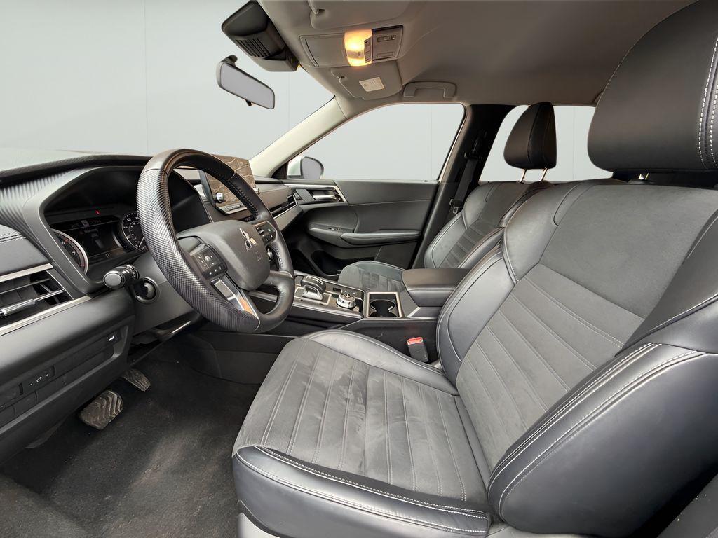 used 2024 Mitsubishi Outlander car, priced at $23,899