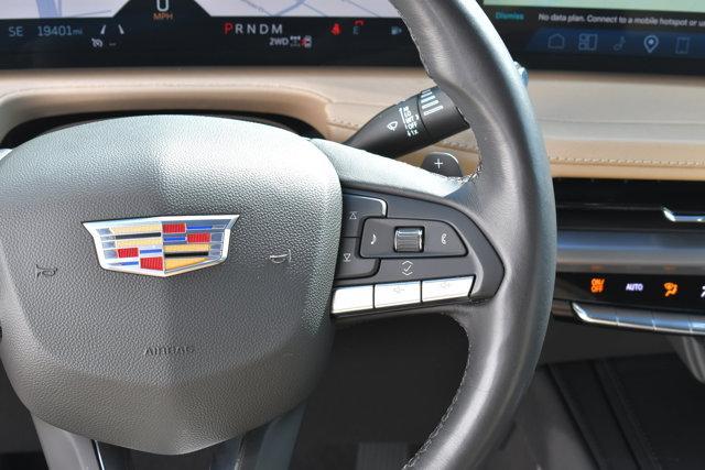 used 2024 Cadillac XT4 car, priced at $32,900