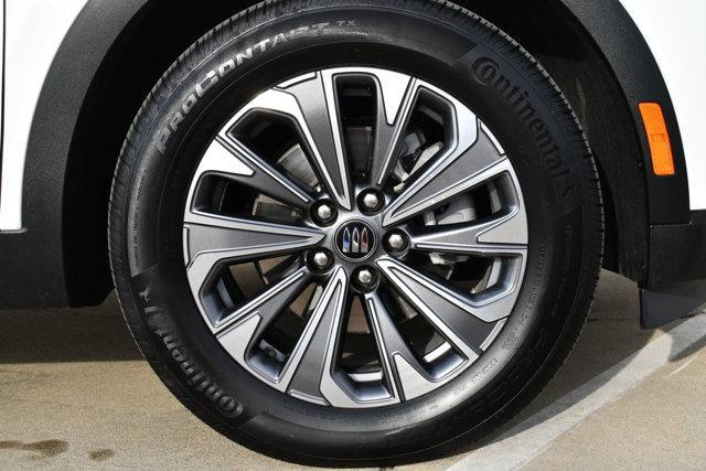 used 2025 Buick Envision car, priced at $27,900