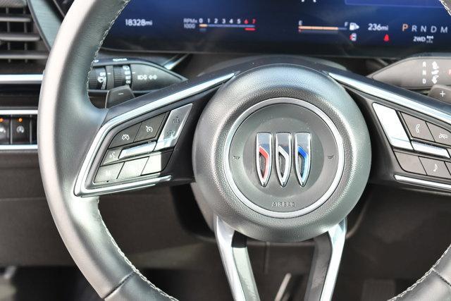 used 2025 Buick Envision car, priced at $27,900