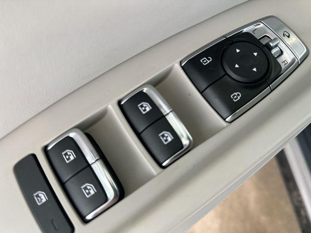 new 2026 Kia Carnival Hybrid car, priced at $48,458