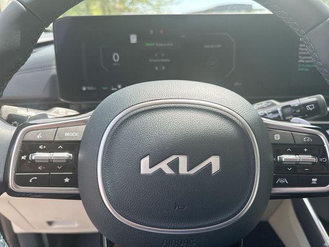 new 2026 Kia Carnival Hybrid car, priced at $52,409