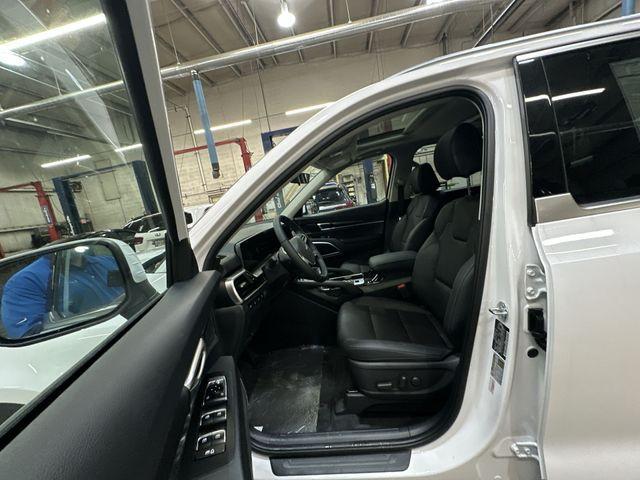 new 2025 Kia Telluride car, priced at $40,726