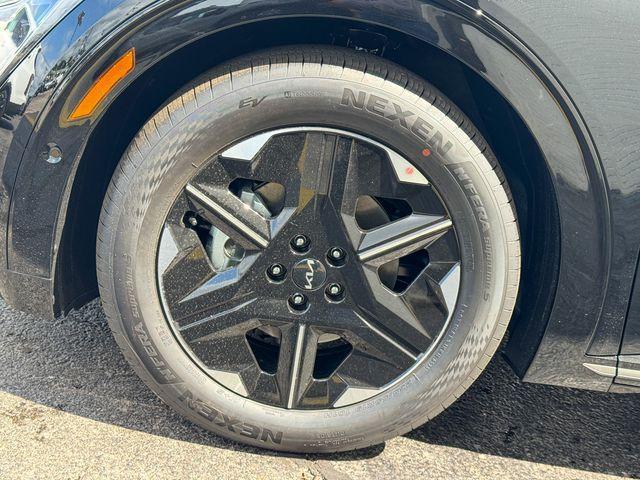 new 2025 Kia EV6 car, priced at $45,591