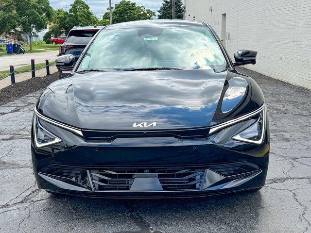 new 2025 Kia EV6 car, priced at $45,591