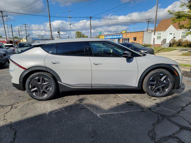 new 2025 Kia EV6 car, priced at $43,152