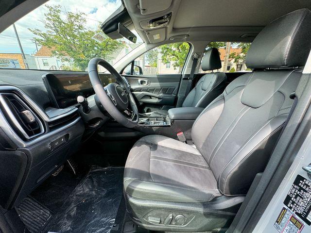 used 2024 Kia Sorento car, priced at $30,079
