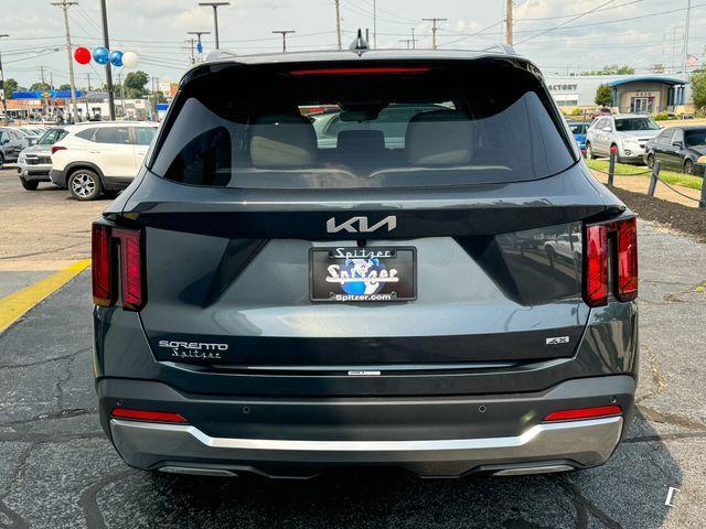 used 2025 Kia Sorento car, priced at $31,795