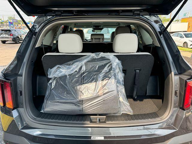 used 2025 Kia Sorento car, priced at $31,795