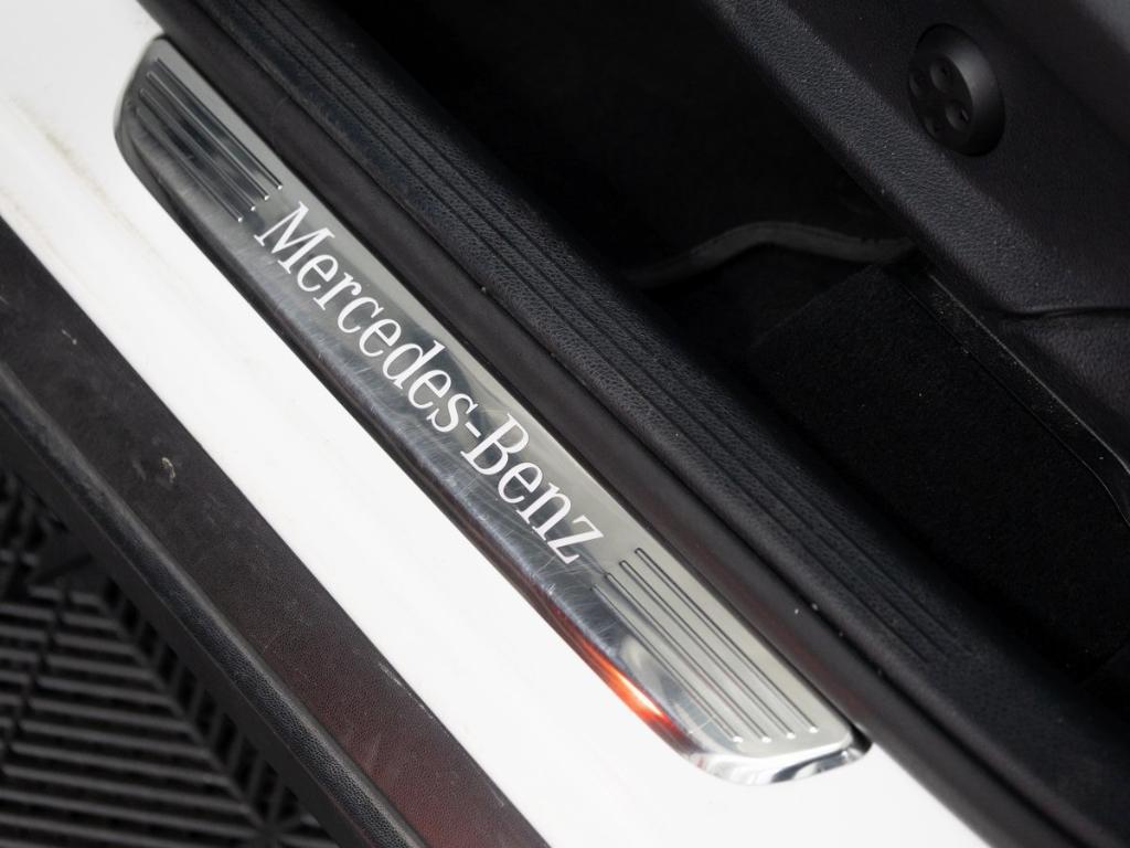 used 2019 Mercedes-Benz GLC 300 car, priced at $12,090