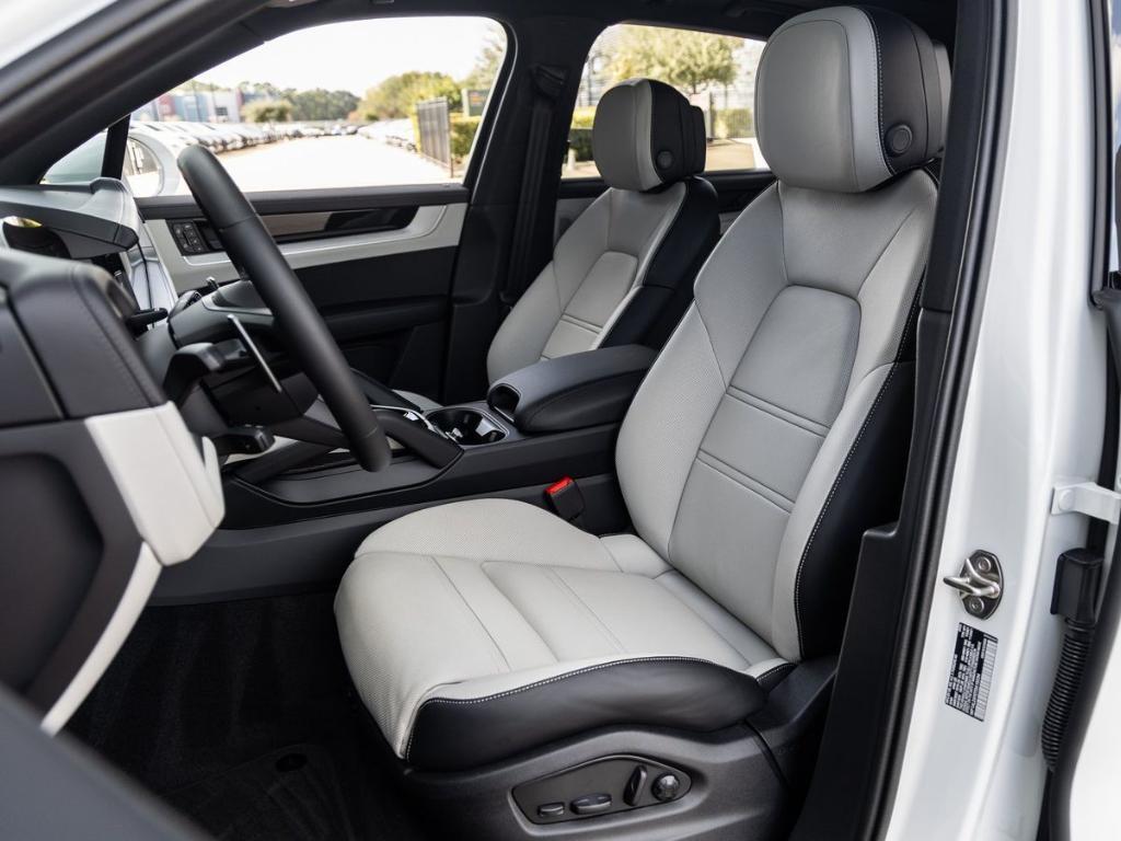 new 2026 Porsche Cayenne car