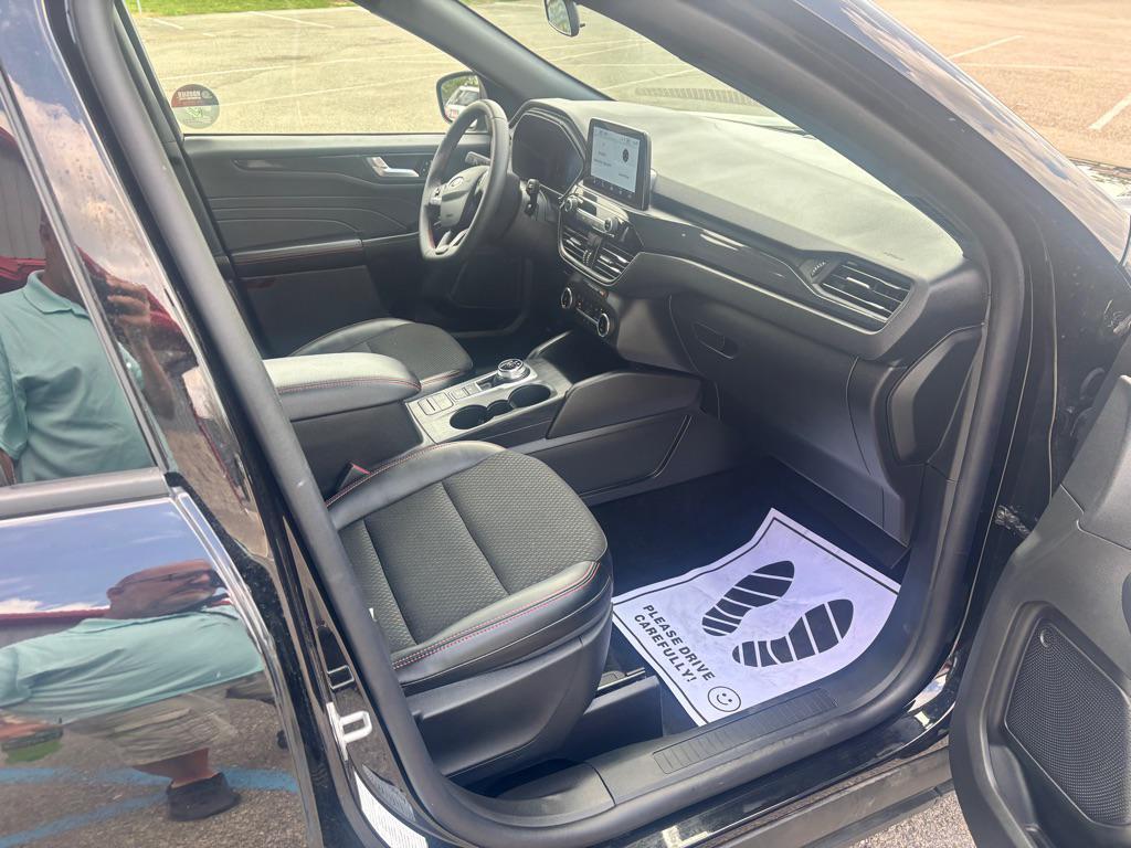 used 2025 Ford Escape car, priced at $29,995