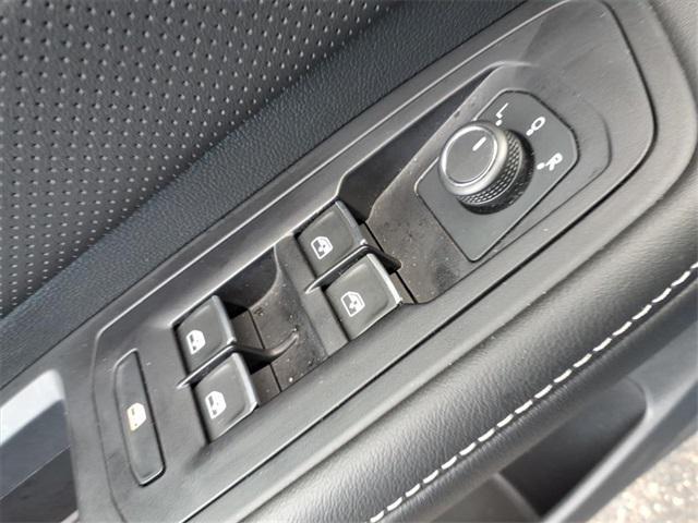 used 2025 Volkswagen Atlas car, priced at $37,400